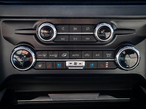 Used 2024 Ford F250 Limited w/ FX4 Off-Road Package image 40