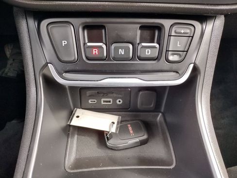 Used 2020 GMC Terrain SLE w/ Driver Convenience Package FWD image 28