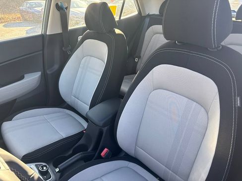 Certified 2026 Hyundai Venue SEL FWD image 32