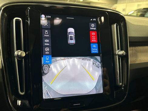 Used 2023 Volvo XC40 B5 Plus w/ Driver Assist Package image 17