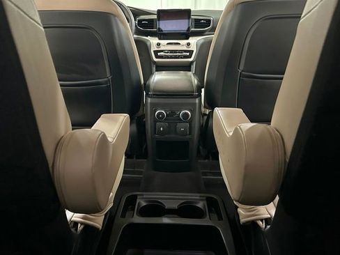 Used 2020 Ford Explorer XLT w/ Equipment Group 202A AWD/4WD image 19