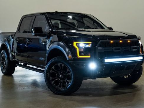 Used 2018 Ford F150 Raptor w/ Equipment Group 802A Luxury AWD/4WD image 2