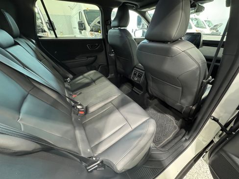 Used 2026 Subaru Outback Premium AWD/4WD image 13