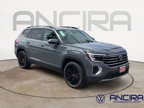 New 2026 Volkswagen Atlas SE FWD image 1