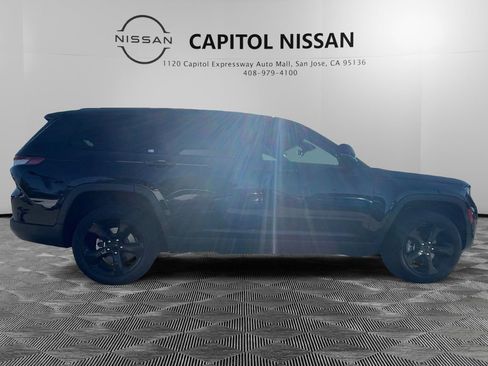 Used 2021 Jeep Grand Cherokee L Laredo image 4