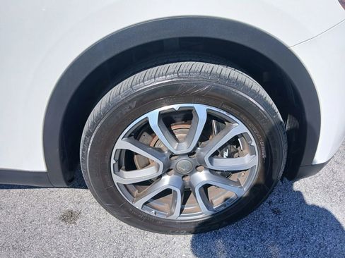 Used 2017 Maserati Levante S image 21