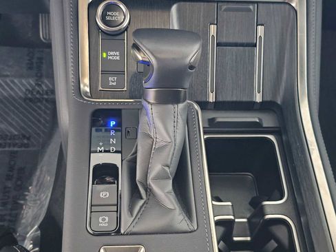 Certified 2026 Lexus GX 550 w/ Accessory Package (31) AWD/4WD image 32