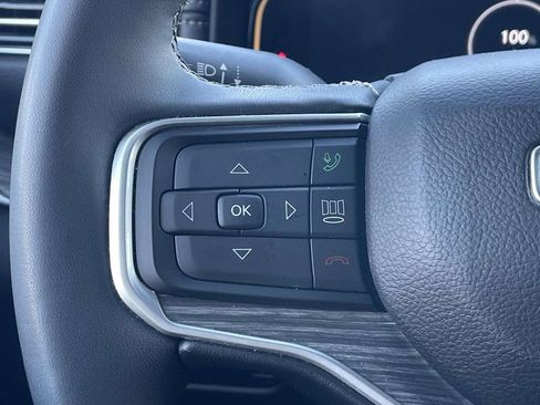 Certified 2024 Jeep Wagoneer Series II w/ Flexible Seating Group image 31