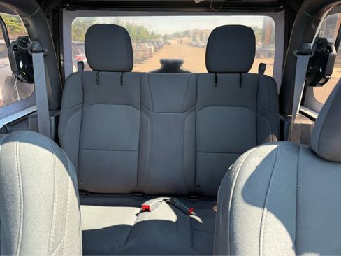 Used 2021 Jeep Wrangler Sport AWD/4WD image 27