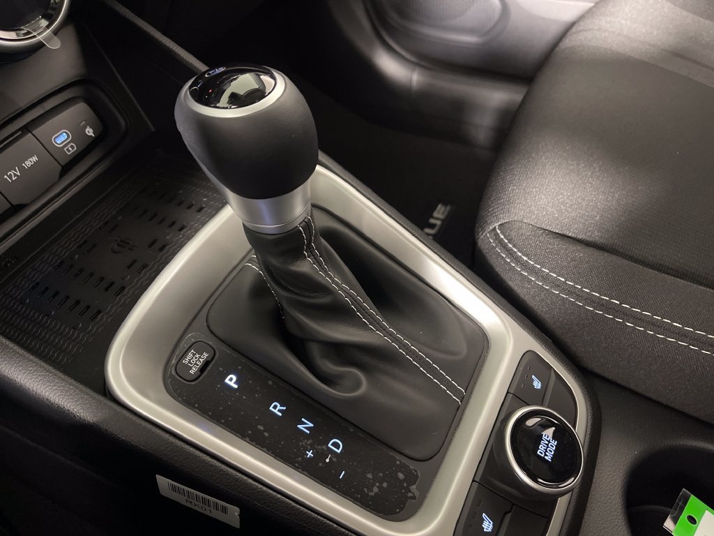 New 2026 Hyundai Venue SEL FWD image 23