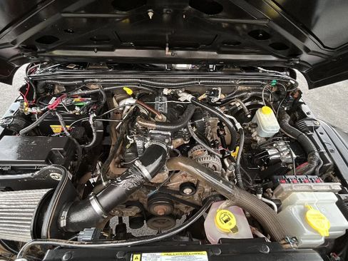 Used 2010 Jeep Wrangler Unlimited Sport w/ Trailer Tow Group image 43