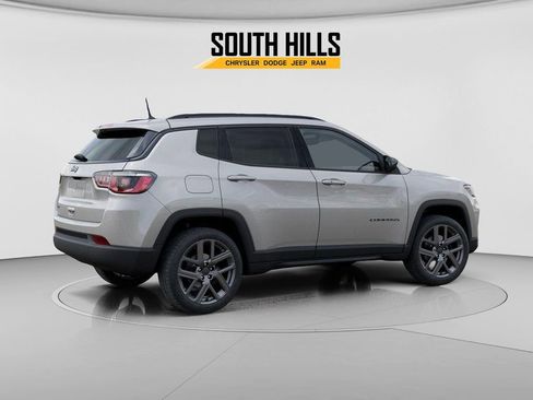 New 2026 Jeep Compass Latitude image 4