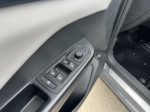 Certified 2023 Volkswagen Taos SE FWD image 14