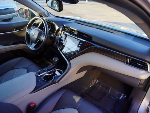 Used 2019 Toyota Camry XLE image 31