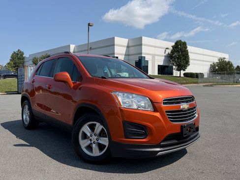 Used 2016 Chevrolet Trax LT w/ LT Convenience Package FWD image 2