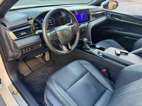 Used 2025 Toyota Camry XSE FWD image 3