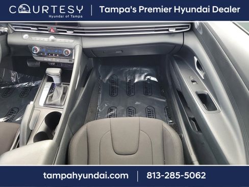 Used 2024 Hyundai Elantra SEL image 10
