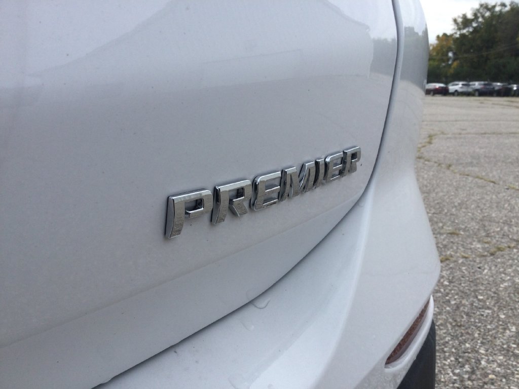 Used 2024 Chevrolet Equinox Premier FWD image 10
