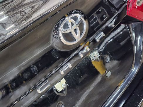 Used 2020 Toyota Camry SE image 22