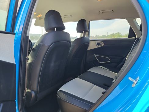 Used 2023 Kia Soul GT-Line FWD image 9