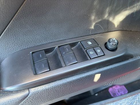 Used 2023 Toyota Camry SE image 14