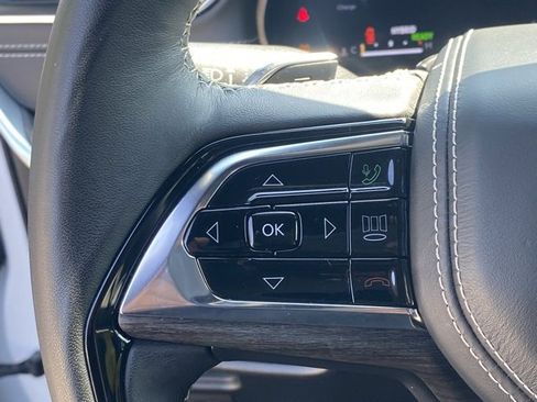 Used 2023 Jeep Grand Cherokee Overland w/ Advanced Protech Group III image 18