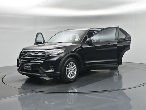 New 2026 Ford Explorer Active RWD image 30