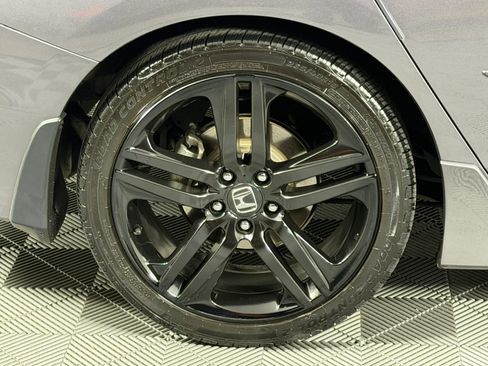 Used 2017 Honda Accord Touring image 14