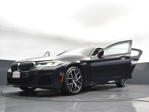 Used 2021 BMW 540i xDrive w/ M Sport Package AWD/4WD image 35