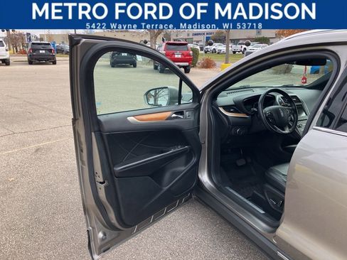 Used 2017 Lincoln MKC Select w/ Select Plus Package image 10