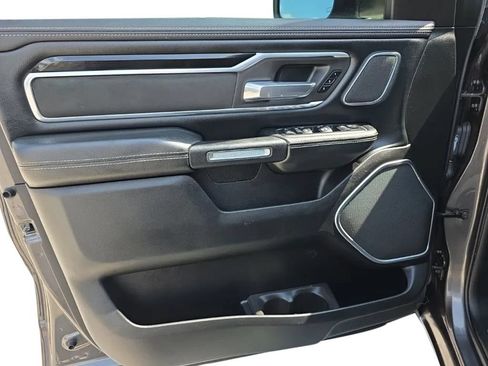 Used 2019 RAM 1500 Laramie AWD/4WD image 11