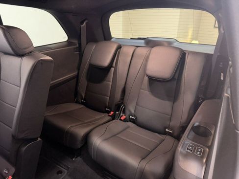 Certified 2025 Mercedes-Benz GLS 450 4MATIC image 17