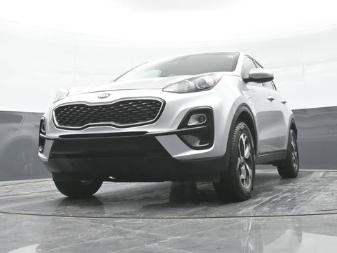 Used 2020 Kia Sportage LX image 39