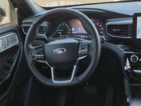 Used 2023 Ford Explorer ST-Line w/ Class IV Trailer Tow Package image 37