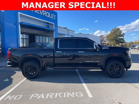 Certified 2022 GMC Sierra 2500 Denali w/ Denali Black Diamond Edition image 2