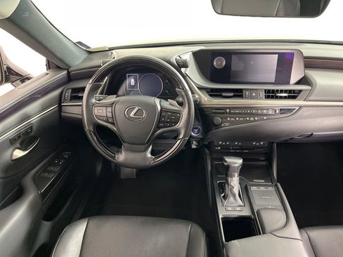 Used 2020 Lexus ES 300h w/ Premium Package image 5