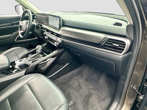 Used 2025 Kia Telluride S image 31