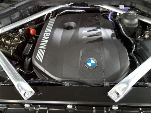 New 2026 BMW X5 xDrive40i w/ M Sport Package image 32