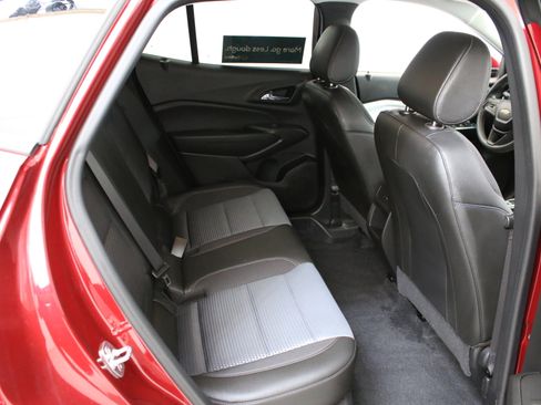 Used 2024 Chevrolet Trax LT FWD image 30