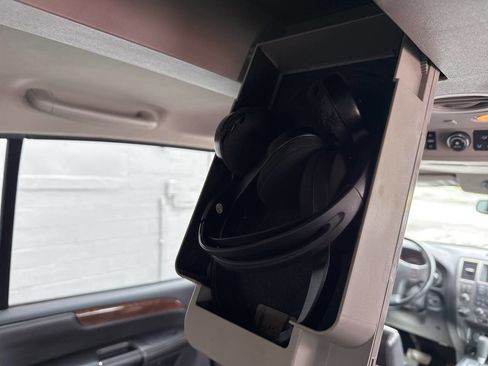 Used 2010 Nissan Armada Platinum w/ Captain Seat Pkg image 33