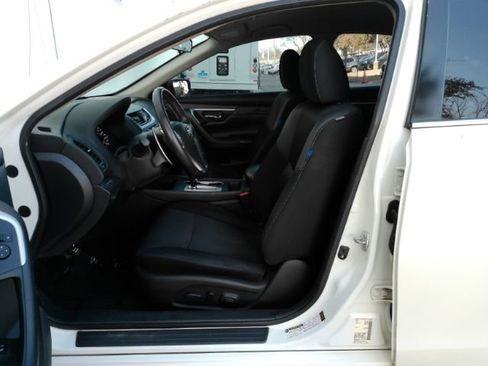 Used 2017 Nissan Altima 2.5 SR w/ Midnight Edition Package image 12