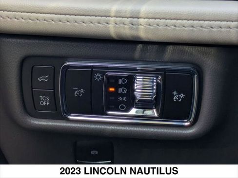 Certified 2023 Lincoln Nautilus FWD w/ Premium Package image 21