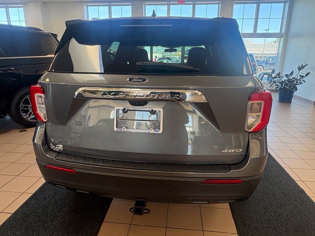 Used 2022 Ford Explorer XLT AWD/4WD image 4