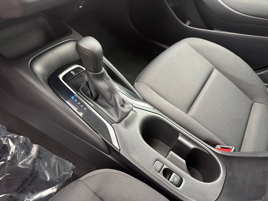 Used 2025 Toyota Corolla LE FWD image 7