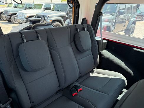 Used 2023 Jeep Wrangler Sport AWD/4WD image 18