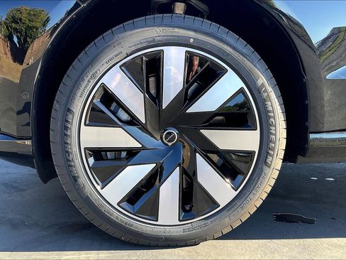 New 2025 Volvo EX90 Plus w/ Protection Package Premier image 14