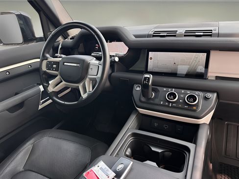 Used 2023 Land Rover Defender 90 X-Dynamic SE AWD/4WD image 7