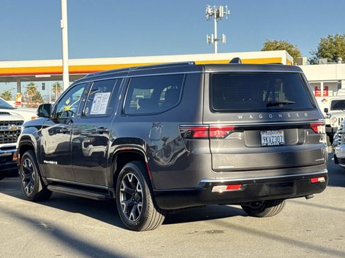 Used 2023 Jeep Wagoneer L Series III w/ Preferred Equipment Group image 7