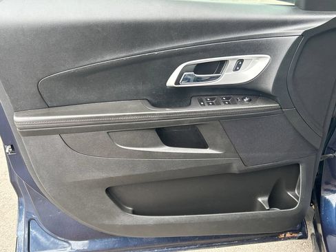 Used 2017 Chevrolet Equinox LS FWD image 19