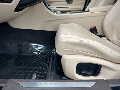 Used 2016 Jaguar XF Premium image 41